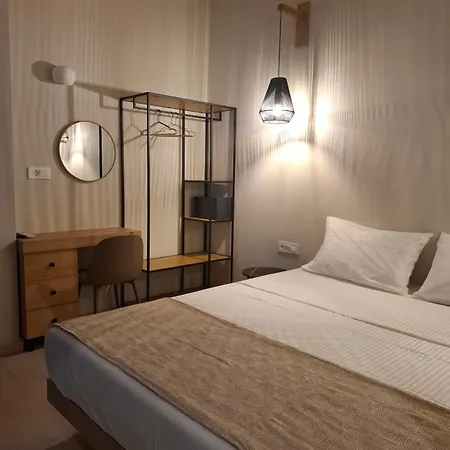Apart Otel Platon *